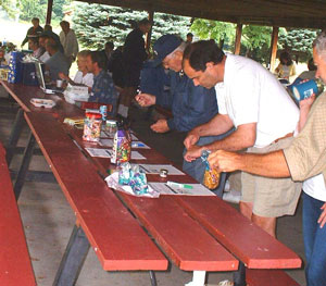 Family Reunion Game - Guess-for-the-Goodies