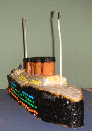 Titanic Cake
