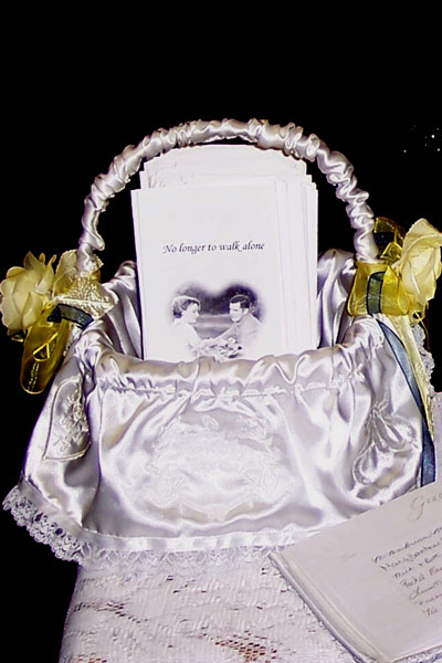weddingbasketrobin.jpg