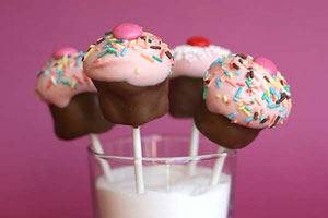 Make Your Cupcakes Pop - Bakerella.com
